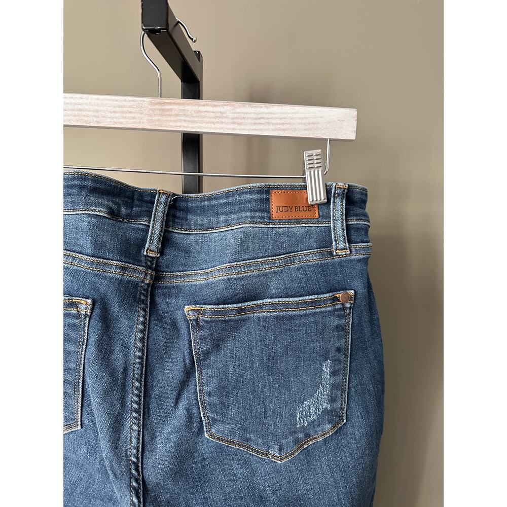 Judy Blue Meant To Be Mid Rise Dark Wash Relaxed Fit Jeans Size 9/29 - Picture 4 of 5